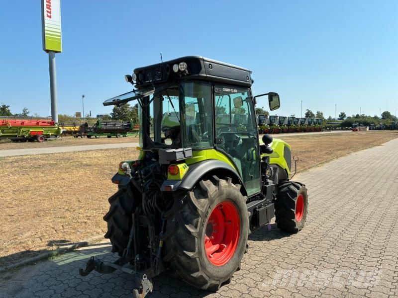 CLAAS NEXOS 240 S Stage V Tractoren