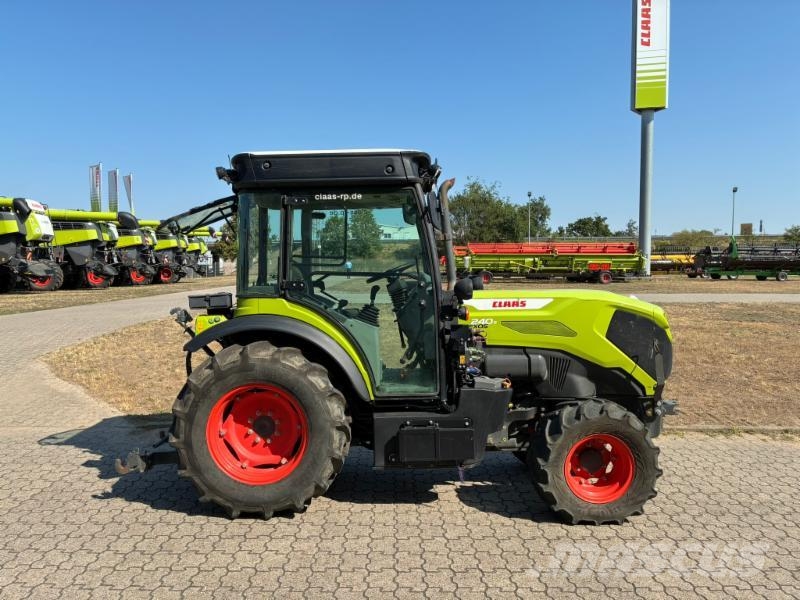 CLAAS NEXOS 240 S Stage V Tractoren