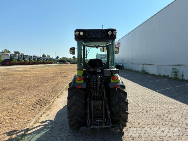 CLAAS NEXOS 240 S Stage V Tractoren