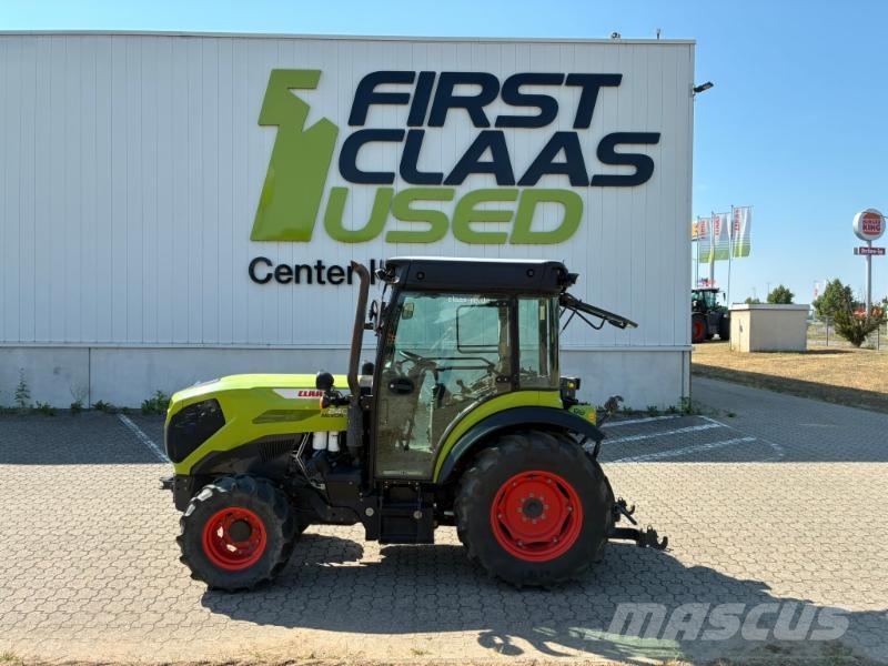 CLAAS NEXOS 240 S Stage V Tractoren