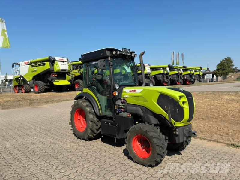 CLAAS NEXOS 240 S Stage V Tractoren