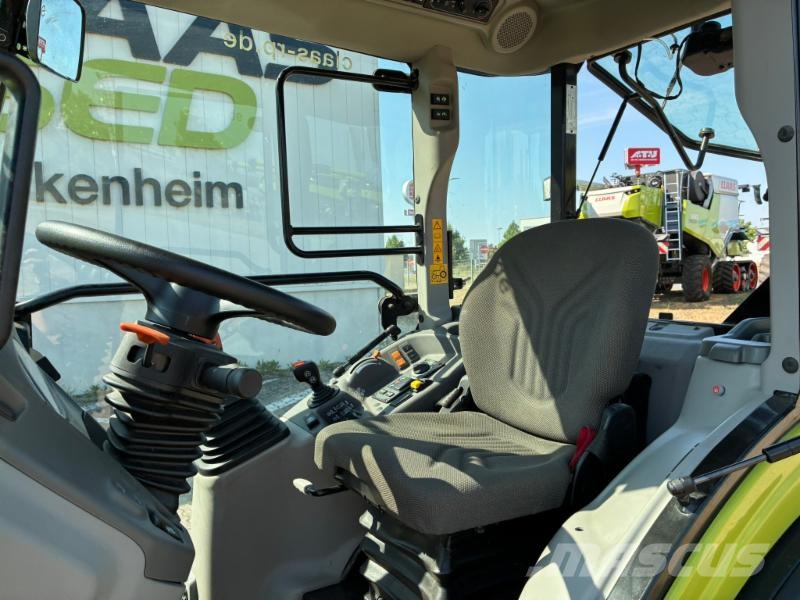 CLAAS NEXOS 240 S Stage V Tractoren