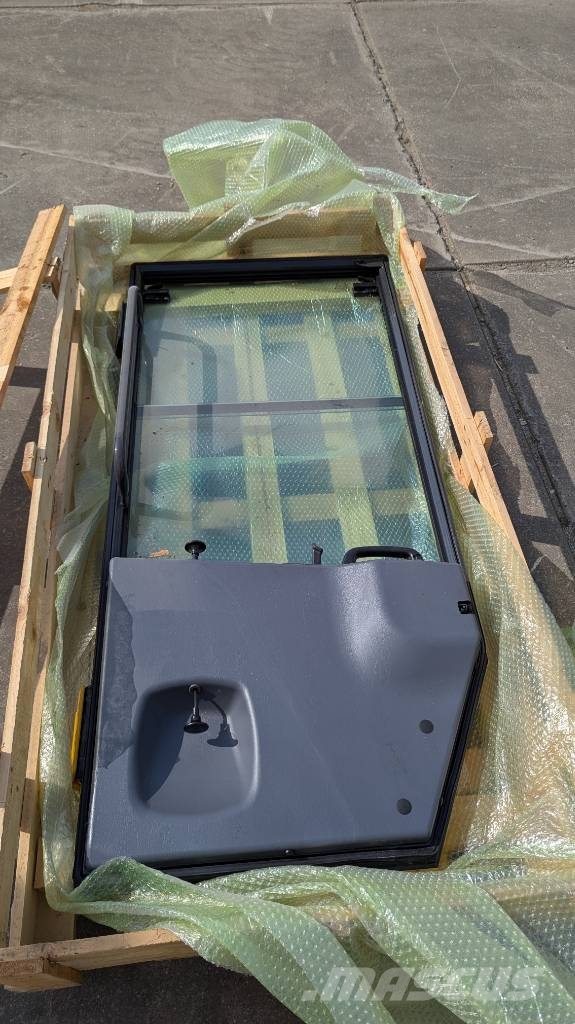 Komatsu WA100-5 DOOR ASSY 417-926-3106 Cabina