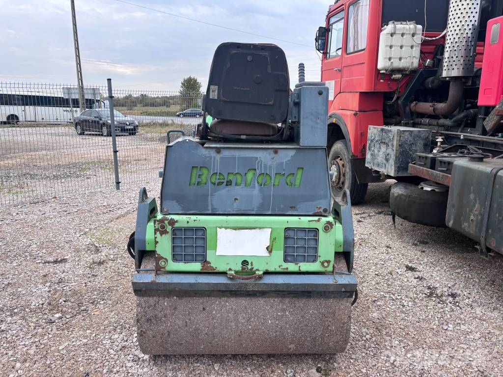 Benford Padkahenger Kompaktorji tal