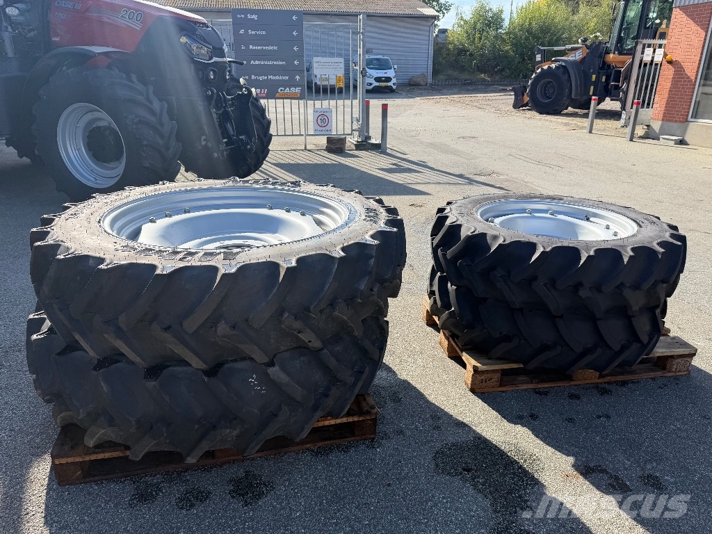 Mitas AC85 280/85 R28 & 340/85 R38 Gume, kotači i naplatci