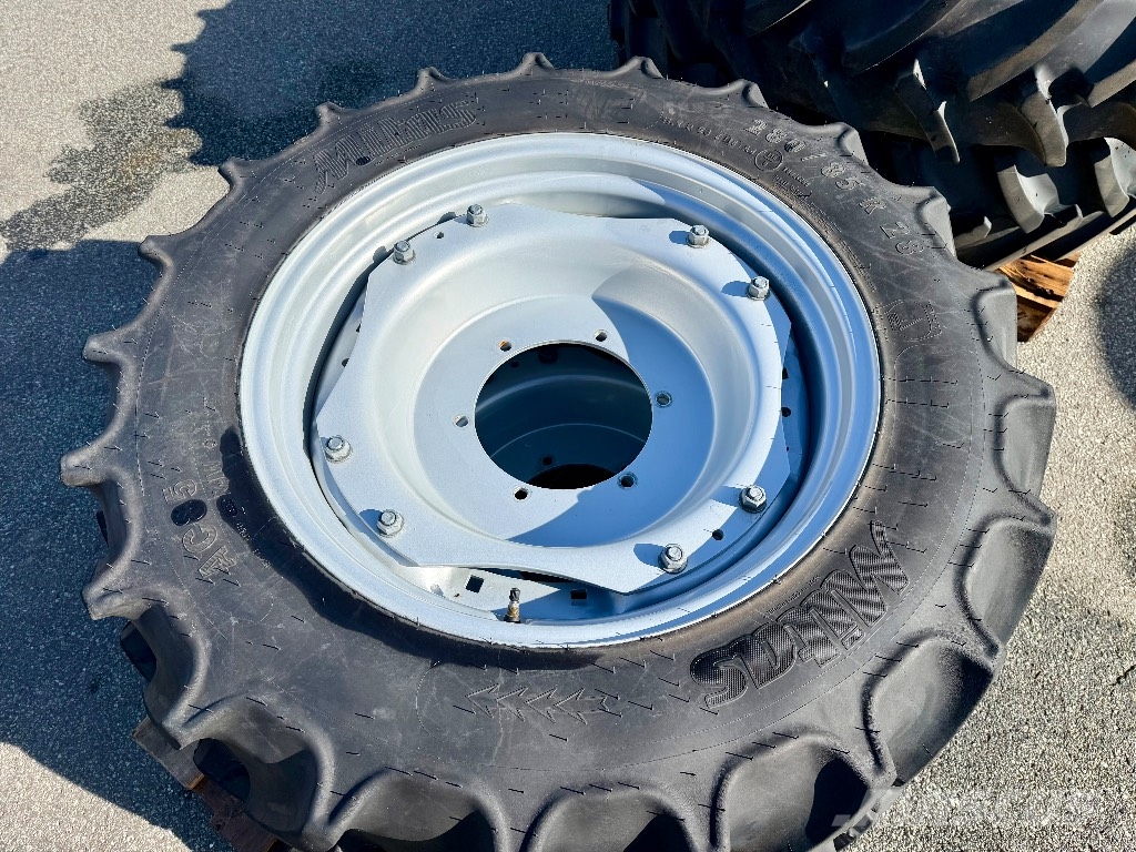 Mitas AC85 280/85 R28 & 340/85 R38 Gume, kotači i naplatci