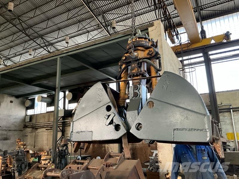 Liebherr GM8 mit geteilten Schalenträger / 600mm 兩爪吊夾