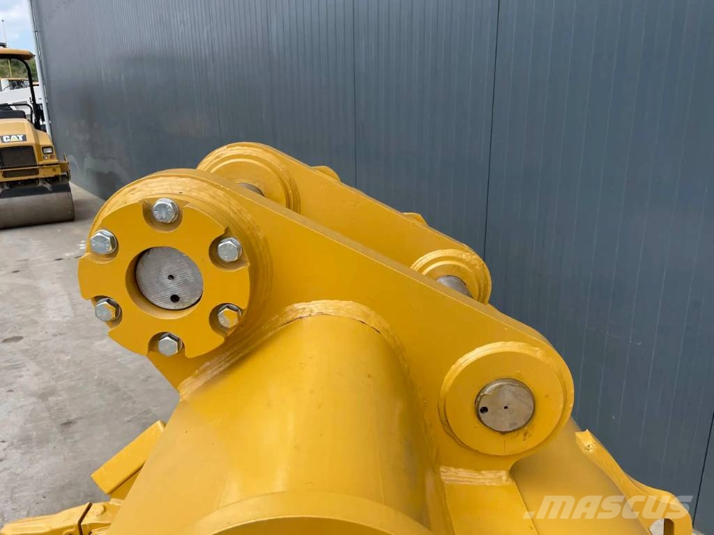 CAT 349D2 - TB Skovle