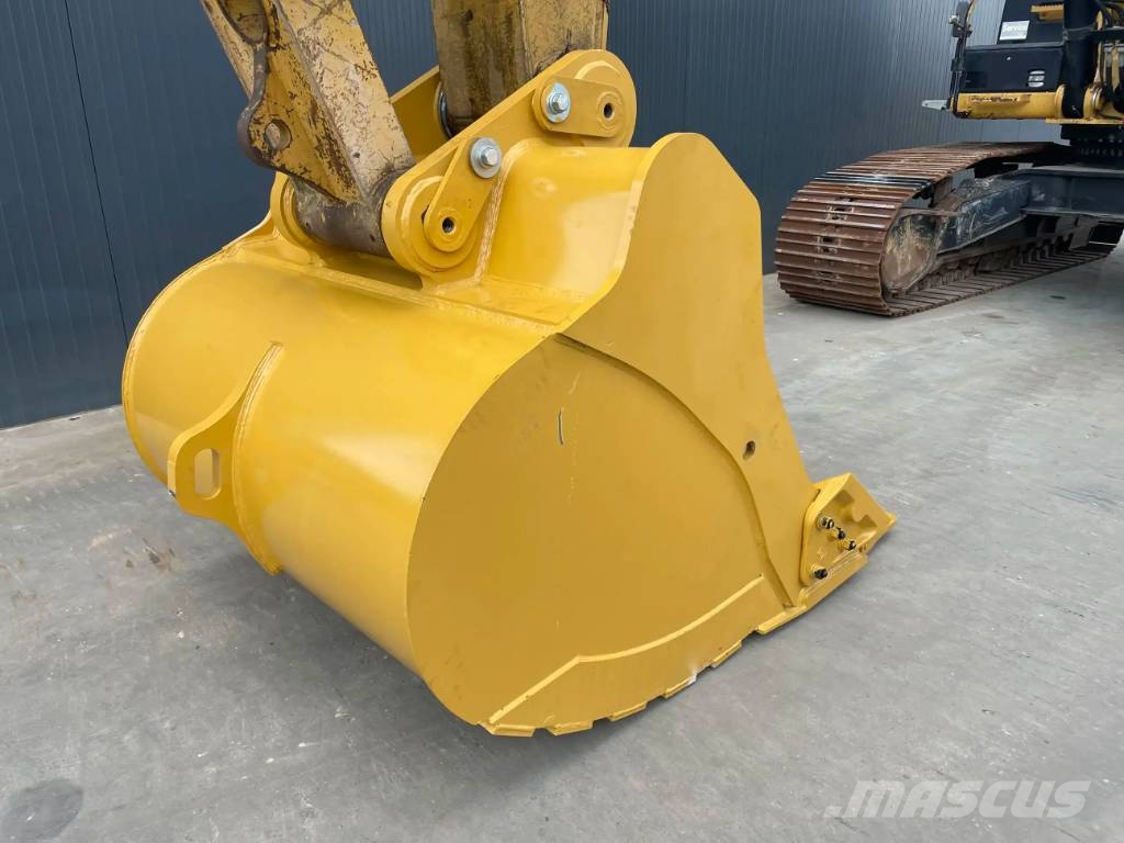 CAT 349D2 - TB Skovle