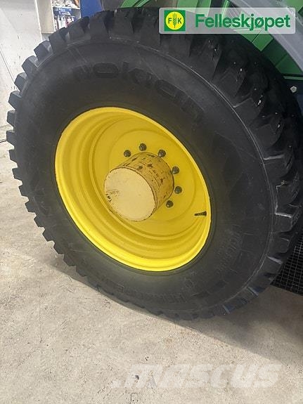  540/65R30 og 650/65R42 Traktory