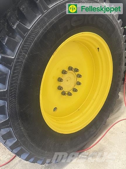  540/65R30 og 650/65R42 Traktory
