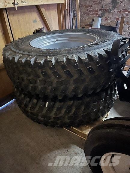 Alliance Multiuse 550 480/80R38 og 440/80R24 Gume, točkovi i felne