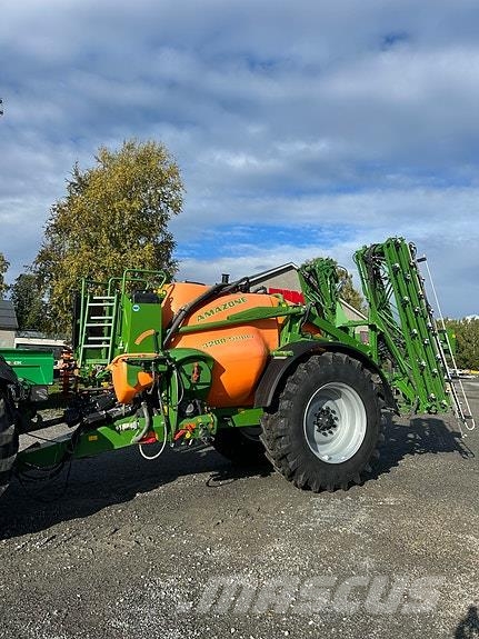 Amazone UX3200 Super Kendinden tahrikli pülverizatörler