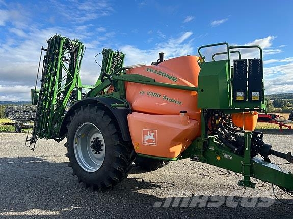 Amazone UX3200 Super Kendinden tahrikli pülverizatörler