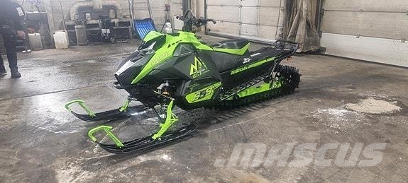 Arctic Cat M858 CATALYST 146 Сноумобили