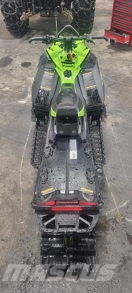 Arctic Cat M858 CATALYST 146 Сноумобили