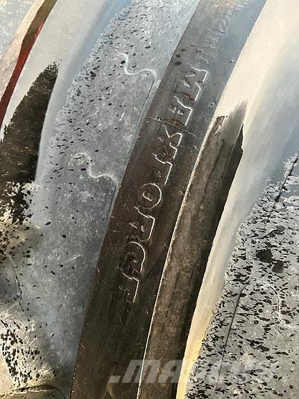 BKT IF 900/60R38 CFO タイヤ、ホイル、リム
