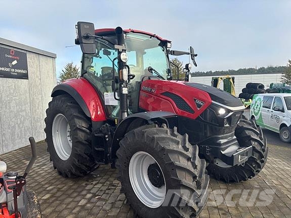 Case IH Farmall 120M Traktorer