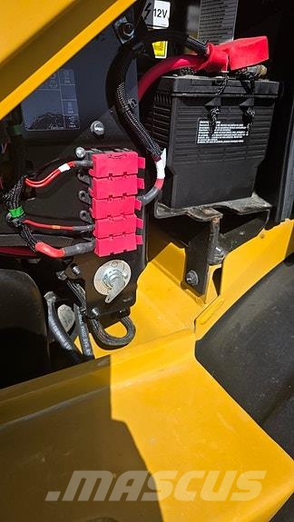 CAT 908M 730 timer Építőipar - Egyebek