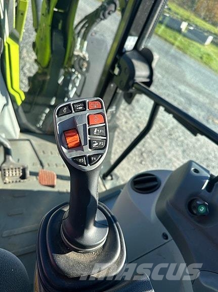 CLAAS ARION 440 Traktori