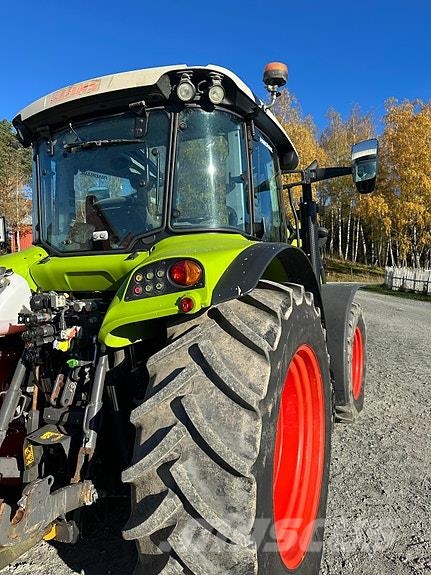 CLAAS ARION 440 Traktori