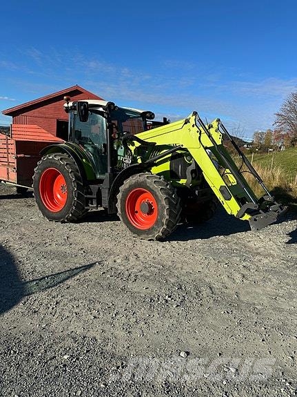 CLAAS ARION 440 Traktori