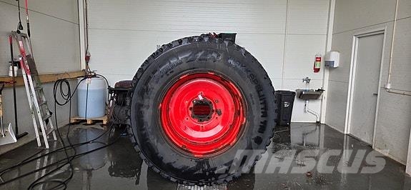 CLAAS Arion 550 CEBIS Traktorit