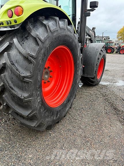 CLAAS Arion 630C الجرارات