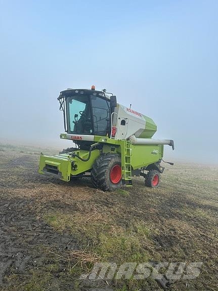 CLAAS Avero 240 Combine harvesters