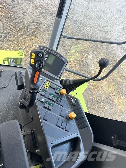 CLAAS Avero 240 Combine harvesters