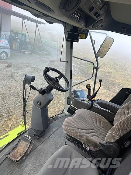 CLAAS Avero 240 Combine harvesters
