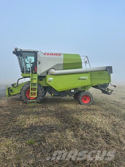 CLAAS Avero 240 Combine harvesters