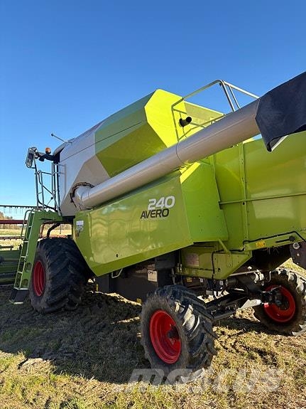 CLAAS Avero 240 Combine harvesters