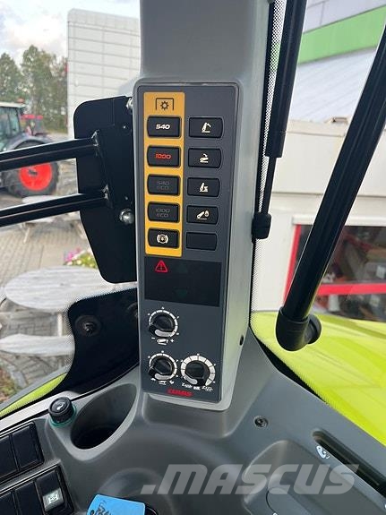 CLAAS Axion 830 Traktorok