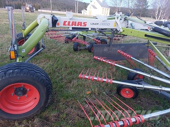 CLAAS Liner 2800 堆草機