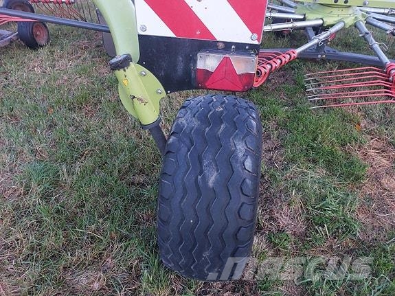 CLAAS Liner 2800 堆草機