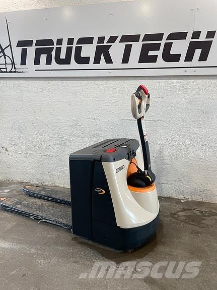 Crown WP 3220 - 2,0 Snile / pallestruck معدات البناء - غير ذلك