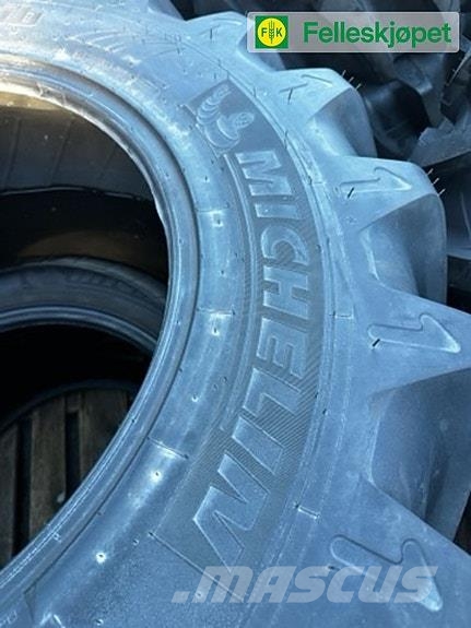 Dekk par: Michelin Xeobib 520/65 28 Traktorer