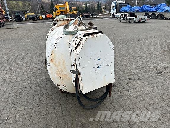  Dieseltanker 1000 og 2000 liter 农业机械-其他