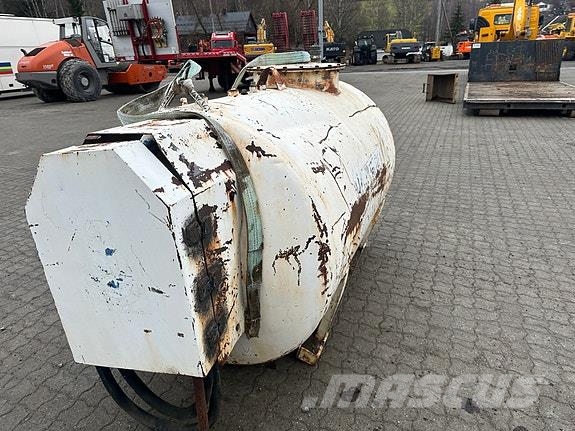  Dieseltanker 1000 og 2000 liter 农业机械-其他