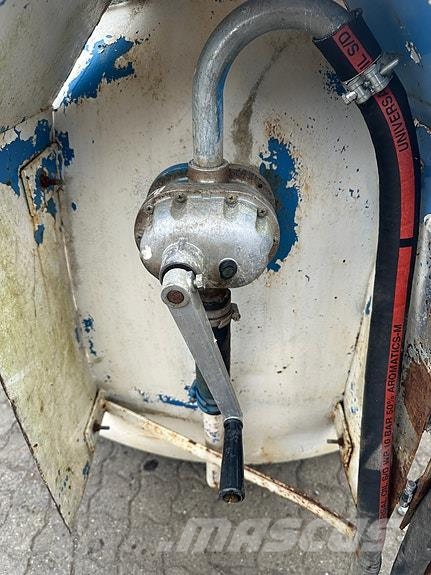  Dieseltanker 1000 og 2000 liter 农业机械-其他