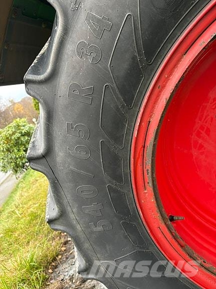 Fendt 211 Traktorer