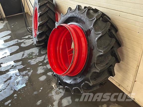 Fendt 211 Vario Gen 3 Profi + Трактори