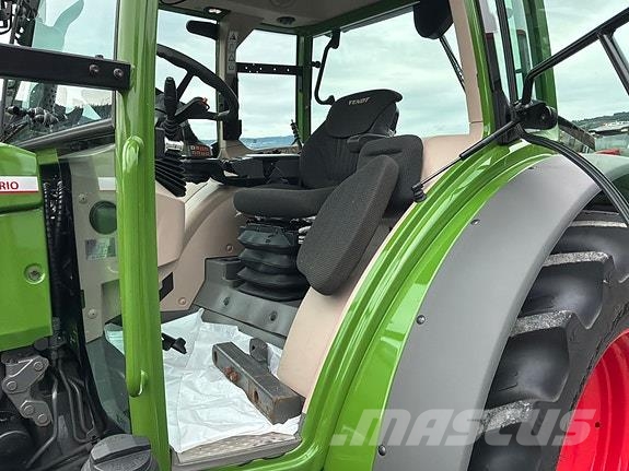 Fendt 211 Vario Gen 3 Profi + Трактори