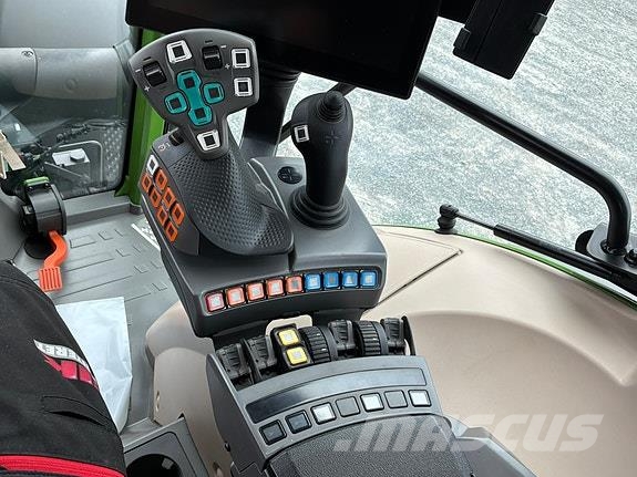 Fendt 211 Vario Gen 3 Profi + Трактори