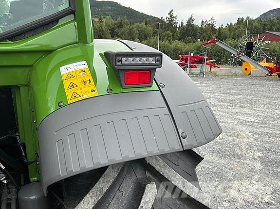 Fendt 211 Vario Gen 3 Profi + Трактори
