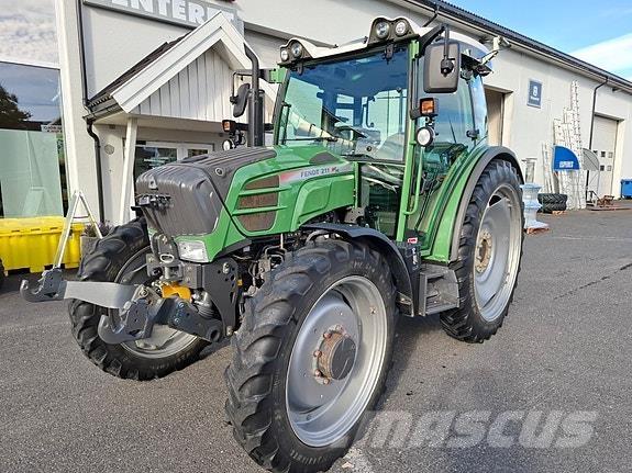 Fendt 211 Vario Radtraktor - Usedvanlig pen! Traktorji