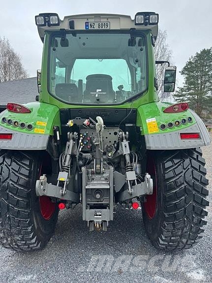 Fendt 513 VARIO Traktori