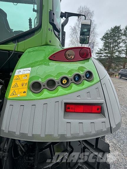 Fendt 513 VARIO Traktori