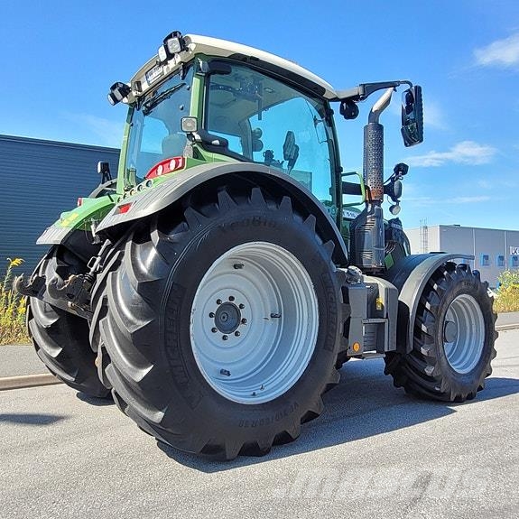 Fendt 516 Profi Plus الجرارات